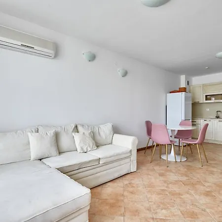 Appartement Sunlit Serenity Cozy Flat In With Parking By Flat Mаnаger