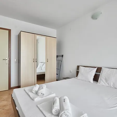 Sunlit Serenity Cozy Flat In With Parking By Flat Mаnаger Apartment *